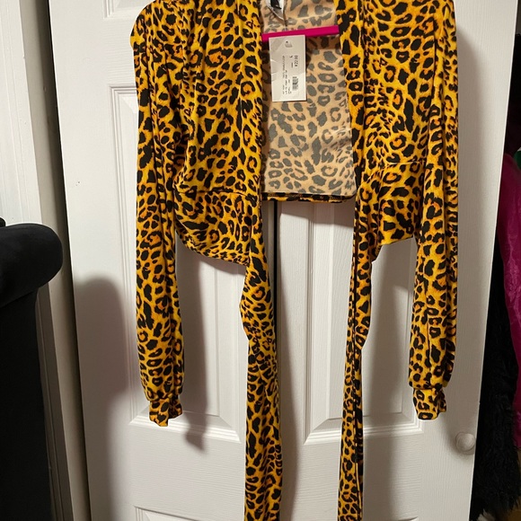 Cheetah print wrap shirt - Picture 2 of 4